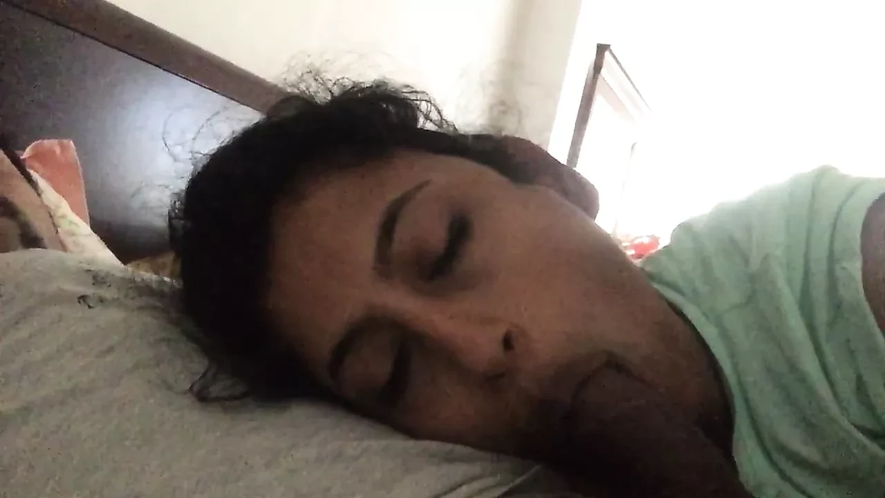Superhot Nri loves sucking cock