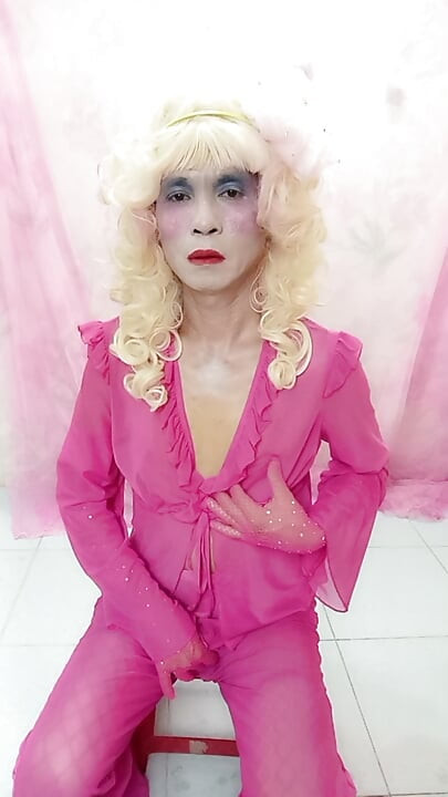 Oanh Le transgender v sexy oblečení, porno, něžné tahání ptáka je příliš šťastné