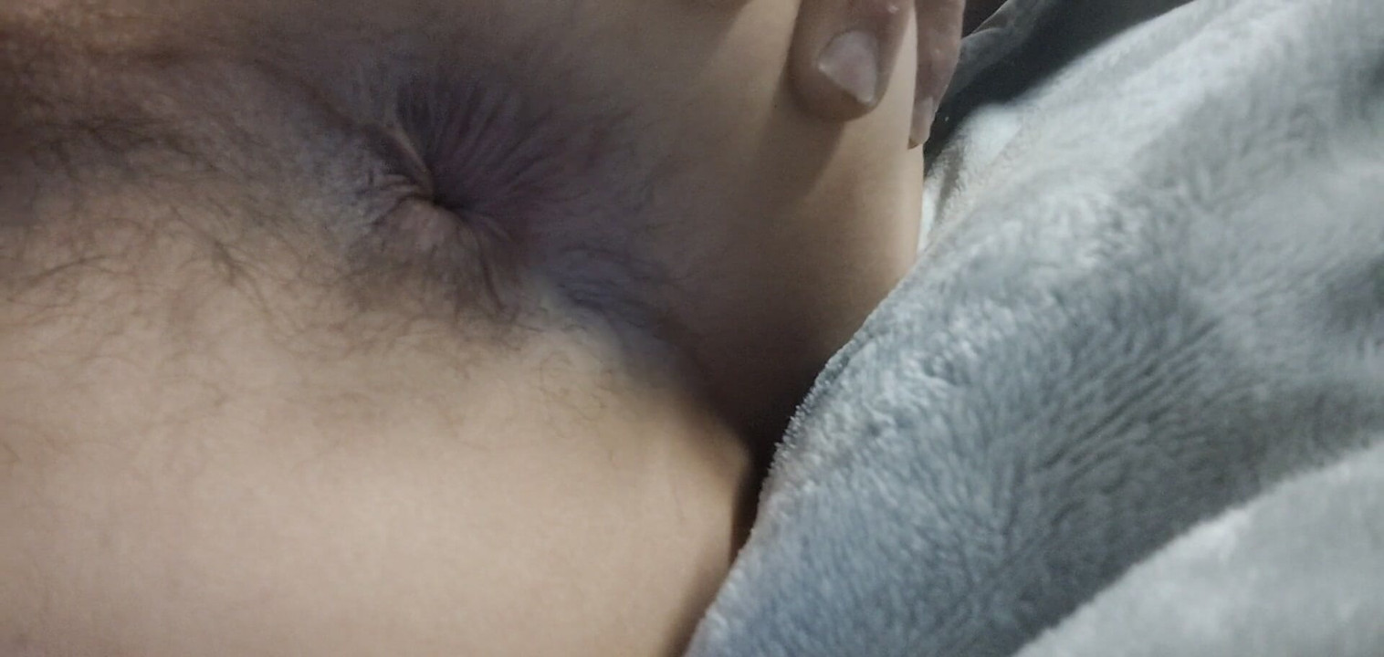 playing with my hole