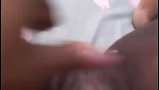 Сучка всех, Бадуэро, вернулась в игру, приходи трахать эту киску без перерыва