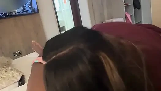 18-jährige stiefschweerin half mir beim abspritzen