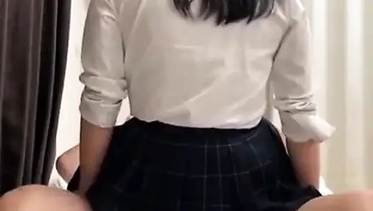 Celah Terbesar Memperlihatkan Seorang Gadis Serius Kehilangan Kendali saat Kedekatan Sepanjang Malam Terungkap ke-4