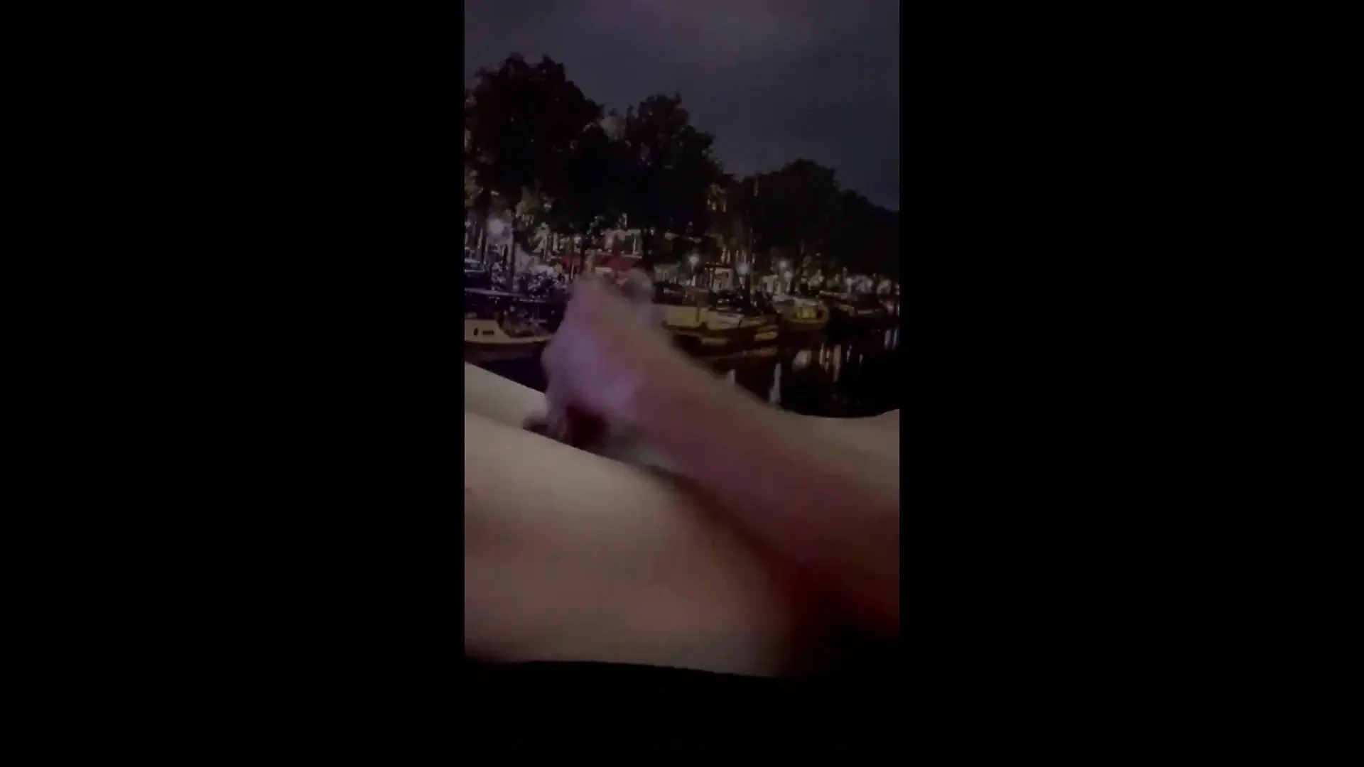 又是一个人了一段时间！！谁来坐在我身上，她漂亮的阴户又是一个人了，哪个女人来帮我感觉想要操谁来操我