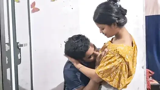 Delivery boy with Indian Beautiful Wife Fu.cking hot