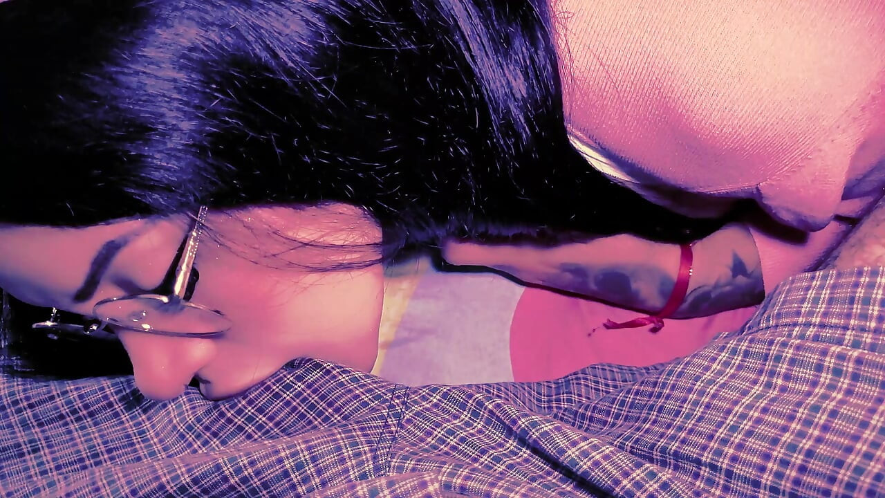 My Girlfriend Doesn't Know That I My Stepsister.