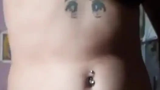 Aku mengirim video panas ke pacar temanku
