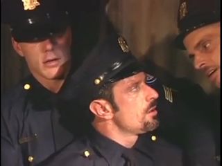 Груповий секс поліцейських