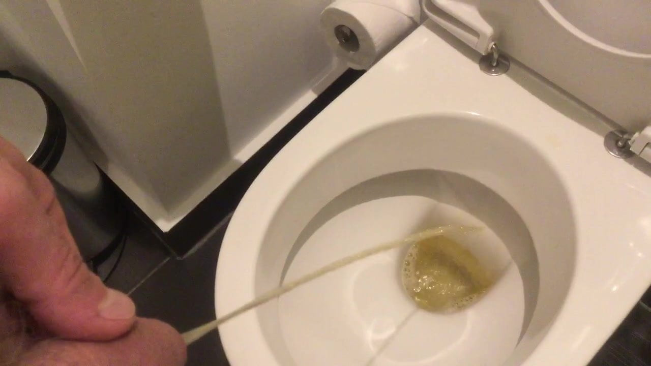 Peeing naked