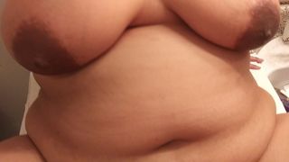 巨乳ラティーナが私のチンポの上で潮吹きpt.2