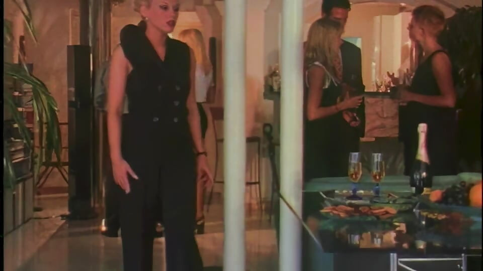 켈리가 남편이 다른 사람과 섹스하는 걸 목격하다