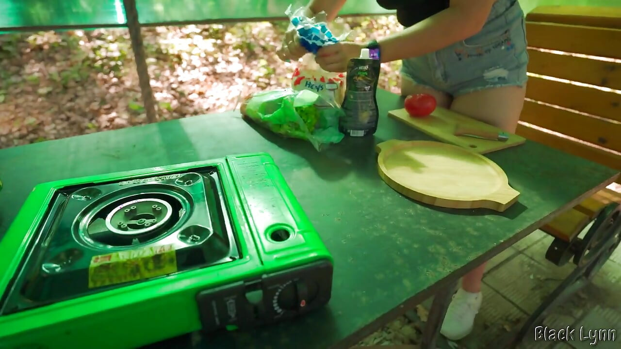 Experiência completa com namorada: camping, pesca, culinária e sexo ao ar livre!