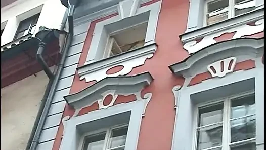 Горячей молодой шлюшке дрючили ее киску