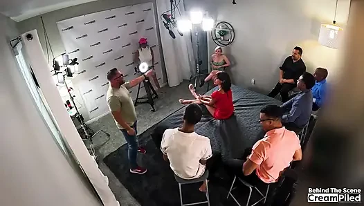 Pesta seks gangbang di balik layar