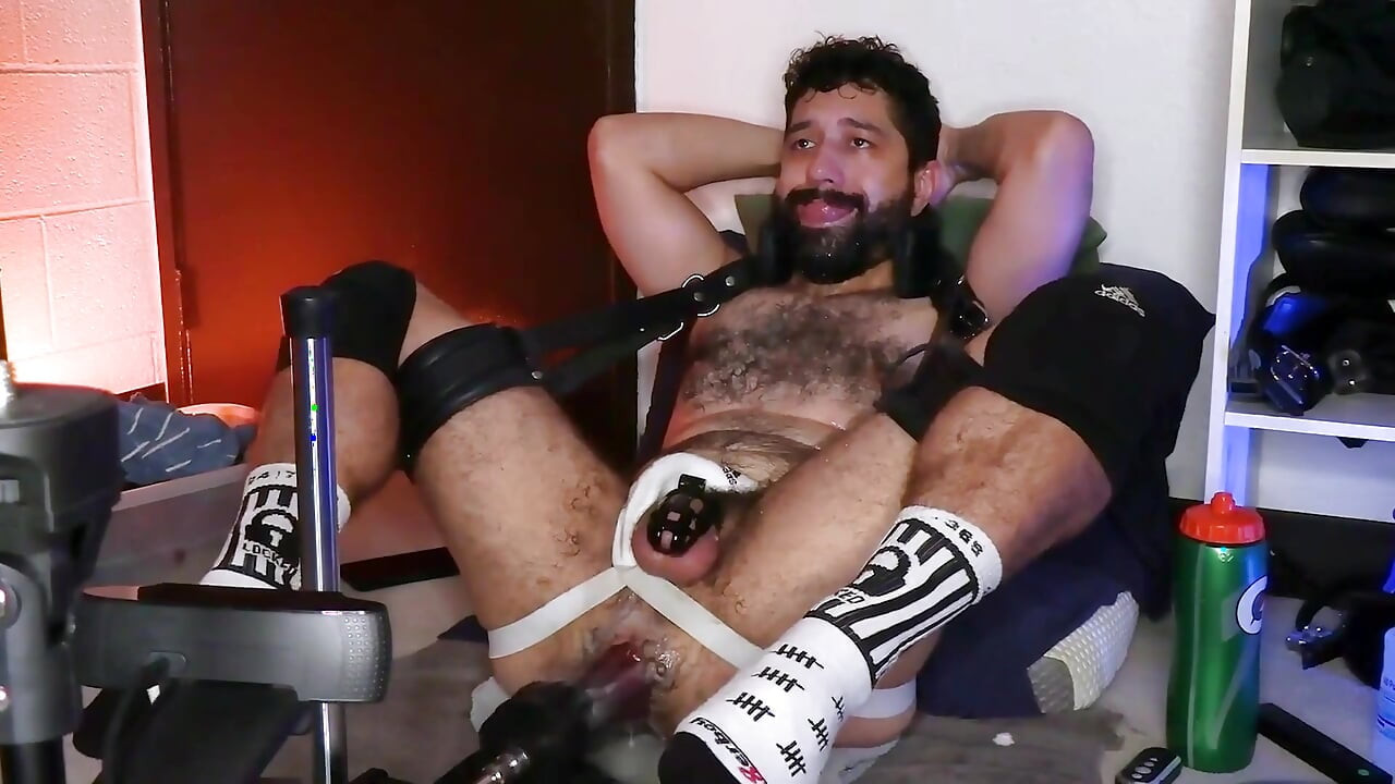August 2026 Live Cam Show - Ricky Cage Gets Machine-fucked!