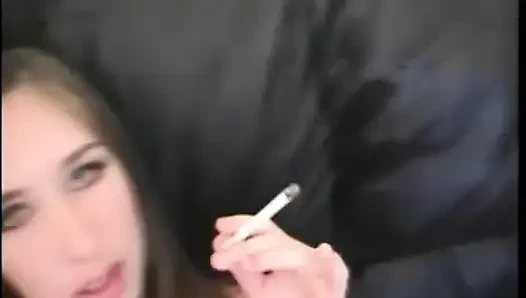 Orta yaşlılık krizi olan adamın her gün yeni genç kızla sikişmesi gerekiyor