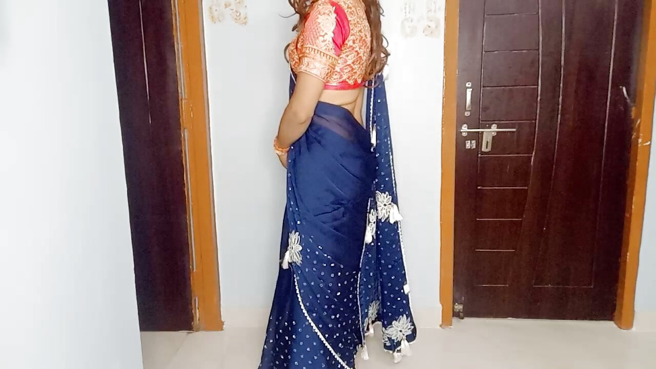 bhabhi ki pahani hu saree our bra panty ko pahan ke use chodne ka ehsaas kiya