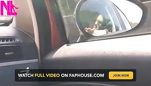 Arabada yolcu koltuğunda sarkma