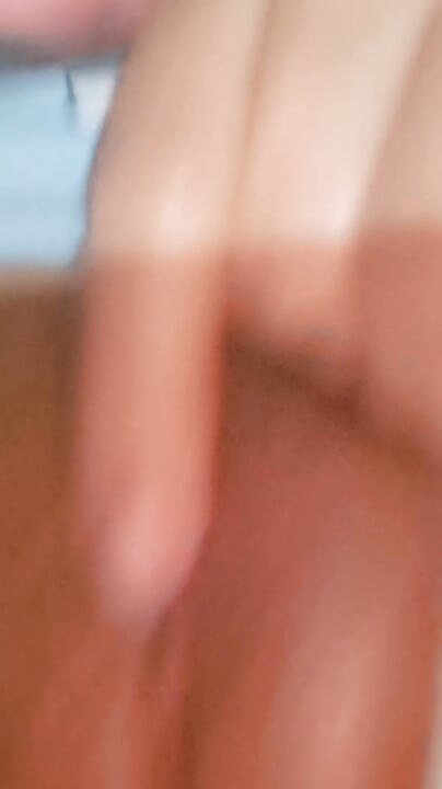 Mijn ex-schoonzus doet porno. Omg wat heerlijk.