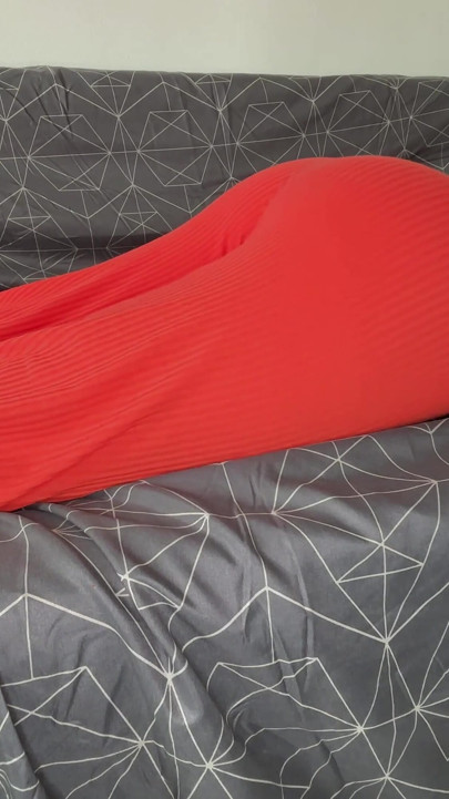 Sexet Rødt Outfit Fart Storm på sofaen