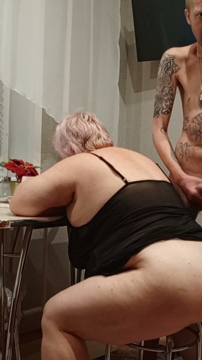 after jerking off, I cum on my stepmom's big ass | Clip 1