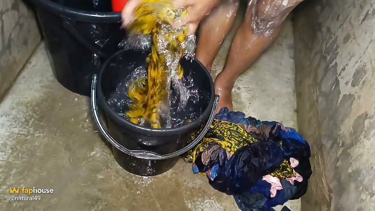 Geheimes video-badezimmer nach dem sex