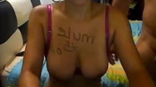 Schlampen-Amateure haben Sex vor der Webcam