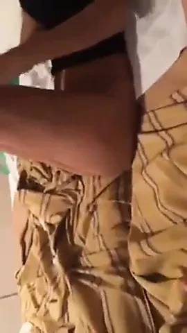 2 espanolas en directo ensenando las tetas y masturbandose