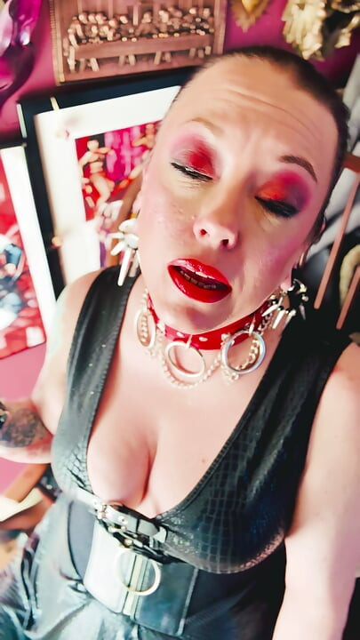 A Smoking Mistress, Tina Snua, Smoking 2 Cigarettes Tip To Tail - Drifting  OMI OME snap Inhales