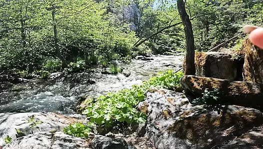 Kami kepergok ngentot di air terjun sampai dicrot di muka & cumwalk