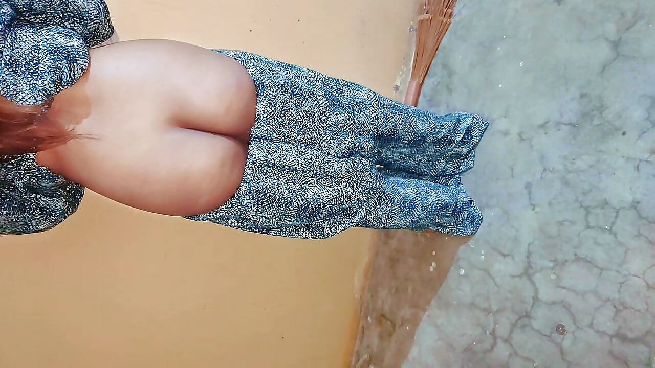 Pakistani House owner Fucked Cubby Maid- Indian Bhabi Desi Bhabi Desi Indian Dirty talk Hardcore