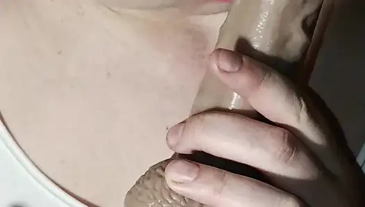 Yarak emmeyi öğreniyor