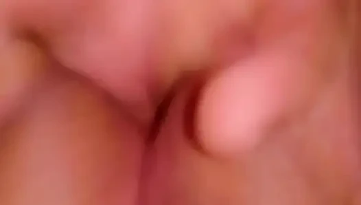 Dildoyla amcığını büyük göt yarağıma açıyorum ne kadar lezzetli bir amcığı var ve fışkırtıyor