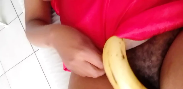 BANANA BRUSH CLIT