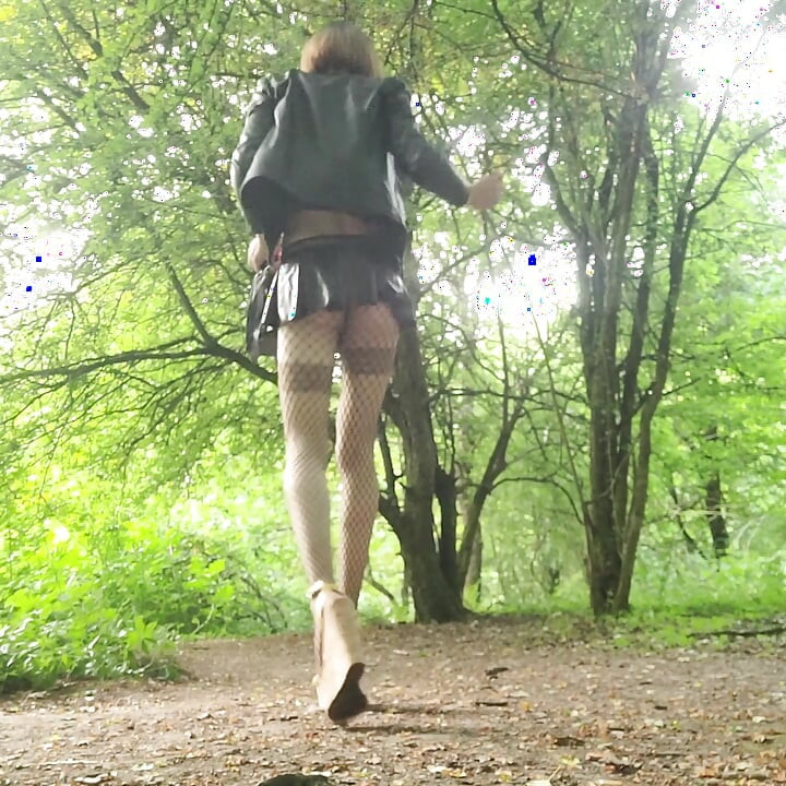 Fantasme of a Ctain. Walk in a Landfill in Sperme. Cumslut Cumdown Vanessabitchx Parischiennetrvprod