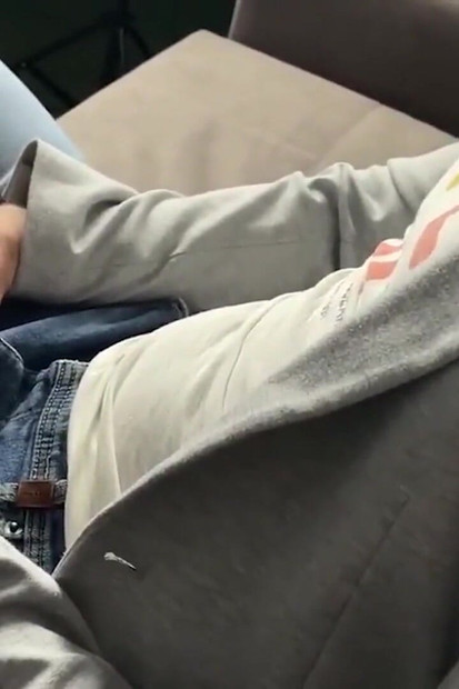 Min styvmamma föreslog att jag skulle knulla henne eftersom hennes styvfar inte tar henne till orgasm.