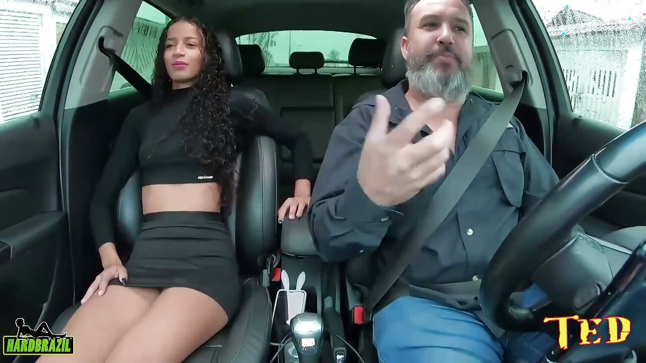 Elmentem a São Paulo-i tengerpartra, hogy találkozzam egy 18 éves lánnyal, Manoella Fernandesszel, aki stoppal utazott.