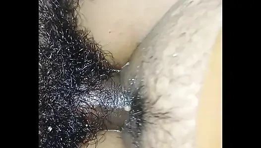 Padosan bhabhi ke chut chatkar pani nikal diya