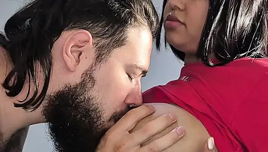 Göğüslerimden Çok Süt Alınıyor, Kocam Çok Seviyor