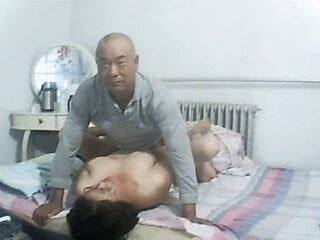 Amateur Châu Á bà già và ông nội làm tại nhà tình dục