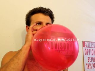 Fetysz balonów - Chris dmuchający balony część 17 wideo 3