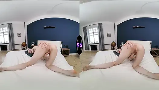 Azgın kız amını teşhir ediyor ve sonra kendini sert sikiyor - tmwvrnet