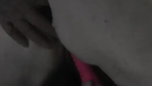 Kız arkadaş anal parmaklıyor