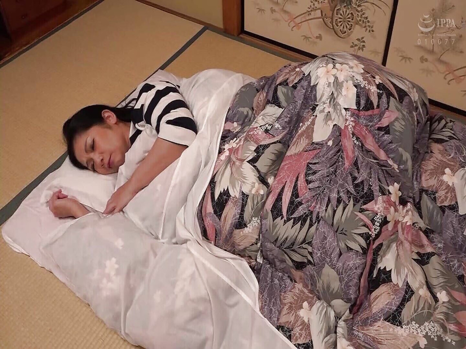 M645g06 într-o noapte când nu pot dormi din cauza anxietate, mama mea vitregă și sex?