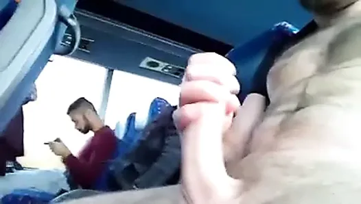 Masturbation dans le bus