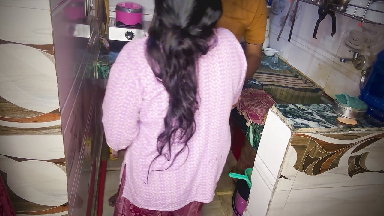 Rakhi poklon postaje prljav - polubrat skida polusestru golu i jebe njenu senseless hindi video