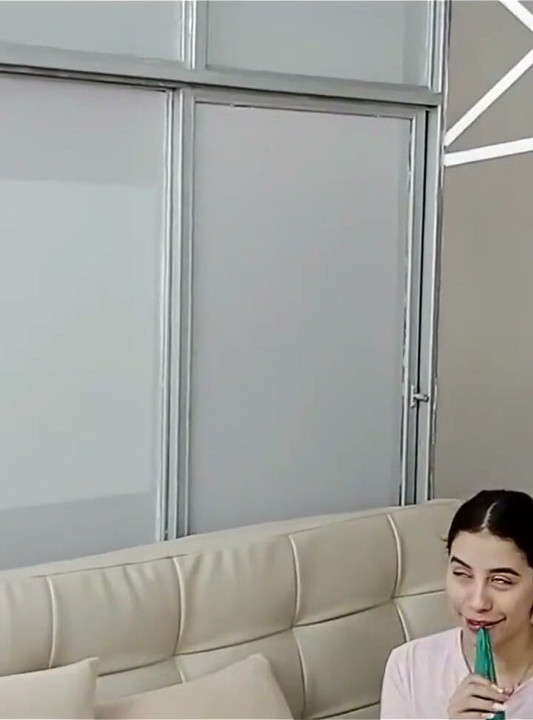 Üvey babam dildomla mastürbasyon yaparken bana ne harika bir sikiş yaptı - en iyi anlar