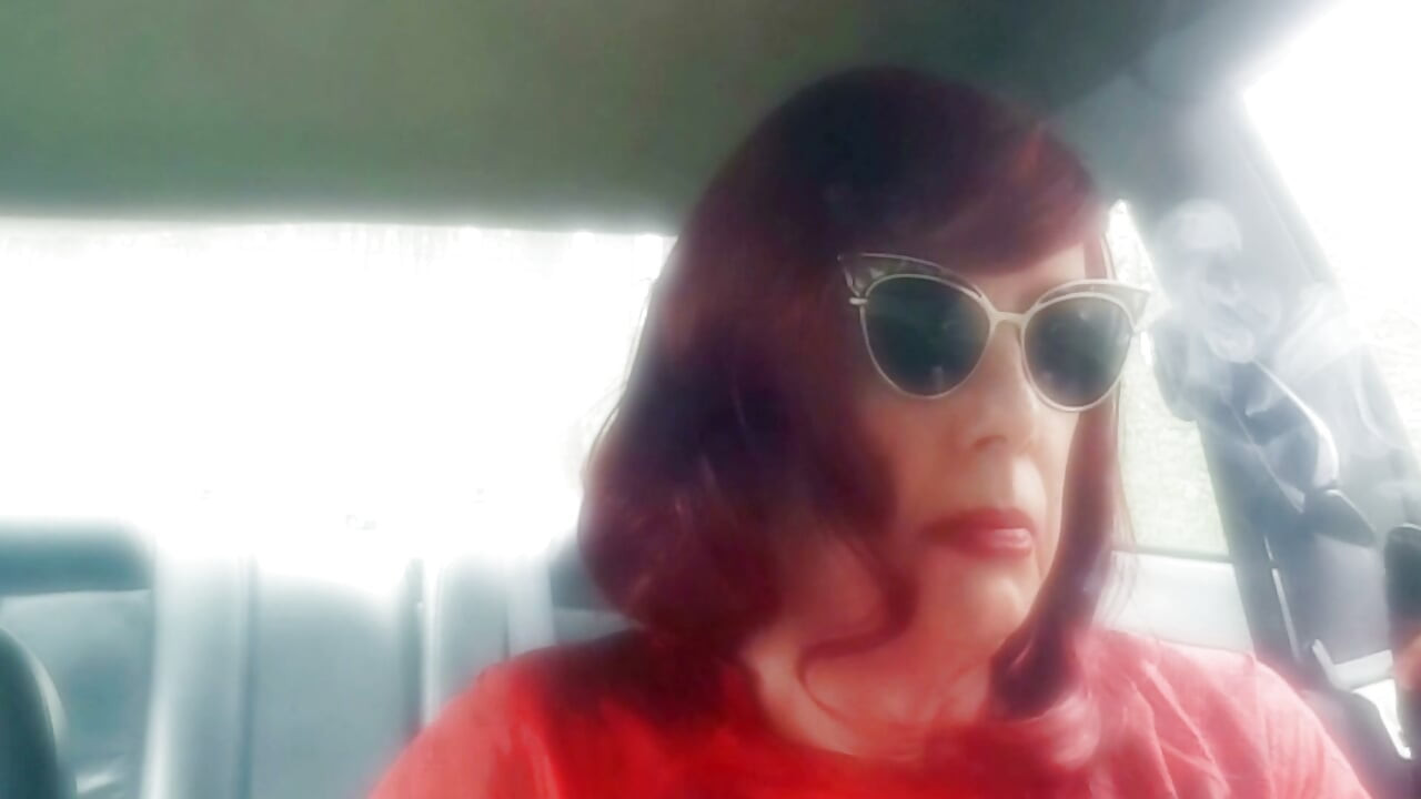 YOUR RED HEAD AUNT RUTHIE DESTROYS A MARLBORO 100 IN HER CAR
