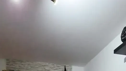 Массаж ступней и удары ногами
