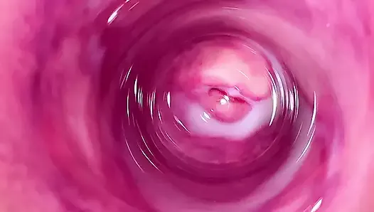 Камера глубоко внутри тугой вагины Mia, самой сливочной киски всех времен