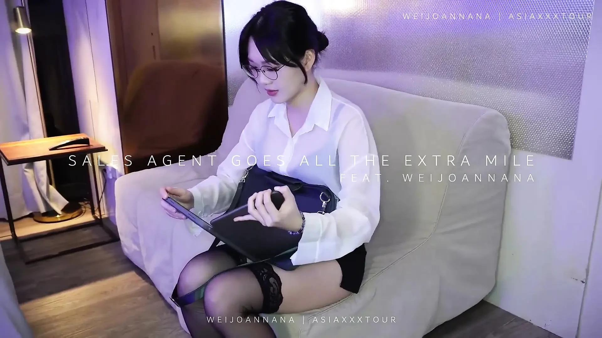 无辜的中国女大学生送上写真衣服, 但第一次大白屌却跪下 - 跨人种口交